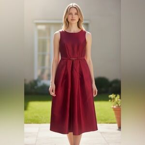 Elegant Burgundy Maxi Dress